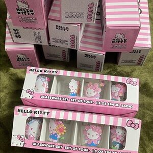 Hello Kitty 4 piece shot glass